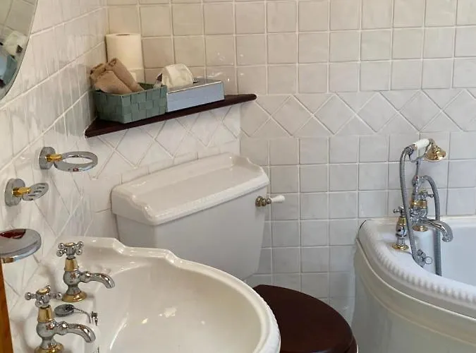 Atlantic Lodge Guest house *